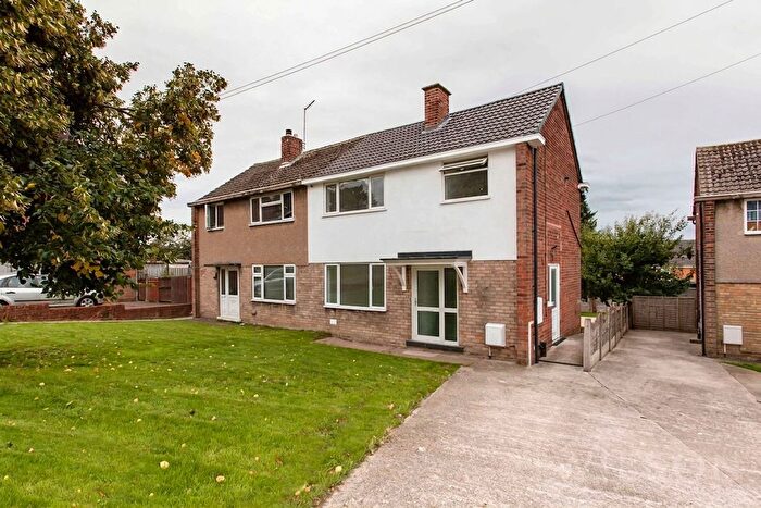 3 Bedroom Semi Detached House For Sale In Bainbridge Road, Bolsover, S44