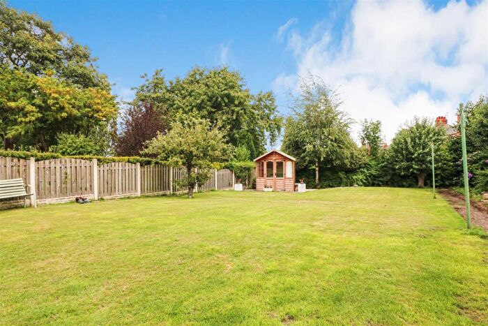 4 Bedroom Detached Bungalow For Sale In Mount Vernon Road, Barnsley, S70