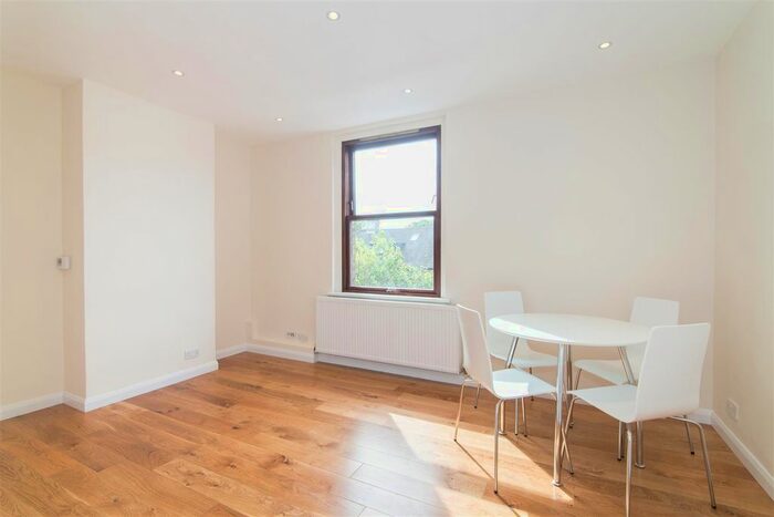 2 Bedroom Block Of Flats To Rent In Garnett Road, London, NW3