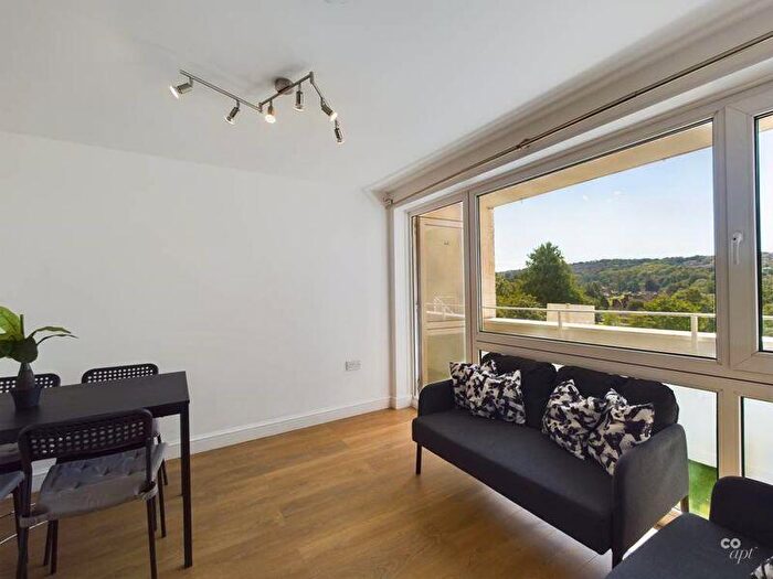 4 Bedroom Flat To Rent In Highbrook Close, Brighton, BN2