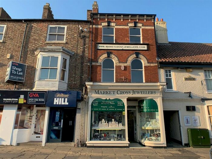 2 Bedroom Flat To Rent In Market Place, Thirsk, YO7