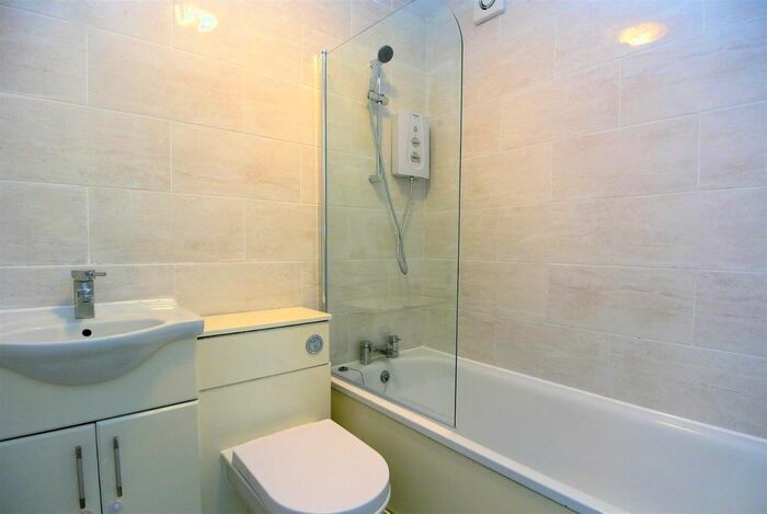 1 Bedroom Flat To Rent In Victoria Road, Slough, SL2