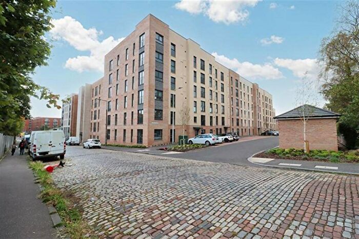 2 Bedroom Flat To Rent In Bedroom Property In Kilpatrick Grove, Edinburgh, EH6