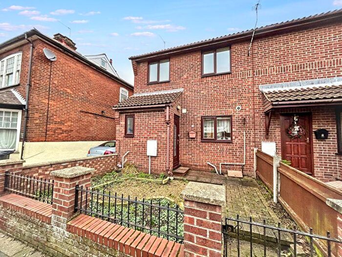 3 Bedroom End Of Terrace House For Sale In Limetree Court, Southtown, Great Yarmouth, NR31