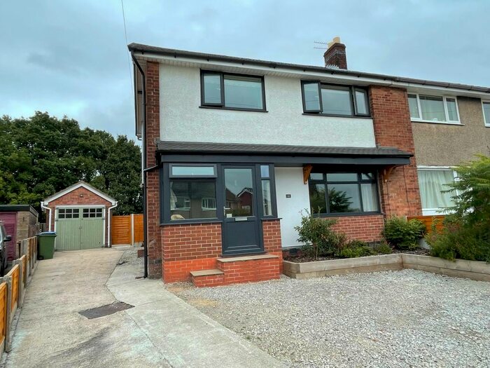 Houses for sale & to rent in SK6 2JR, Clegg Street, Bredbury Green And