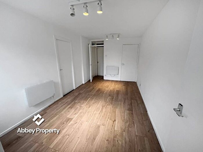 1 Bedroom Property To Rent In Alder Crescent, Luton, LU3