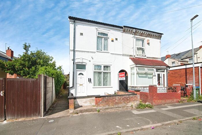 3 Bedroom Semi-Detached House For Sale In Burlington Road, West Bromwich, B70