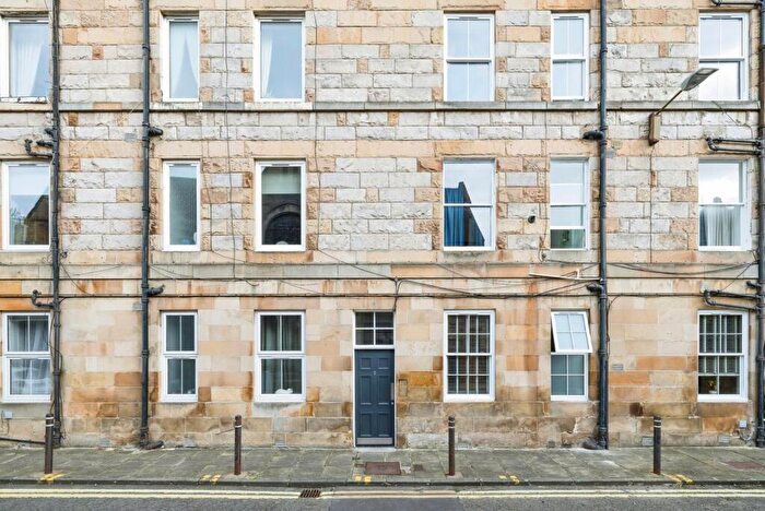 1 Bedroom Flat For Sale In Lorne Square, Edinburgh, Midlothian, EH6