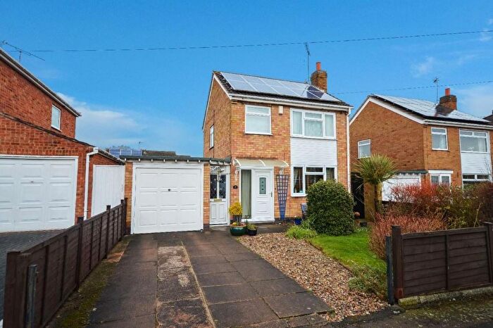 3 Bedroom Property To Rent In Lynmouth Drive, Wigston, LE18