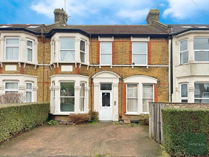 1 Bedroom Flat For Sale In Melbourne Road, Ilford, IG1