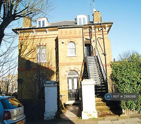 2 Bedroom Flat To Rent In Burrage Road, Woolwich, SE18