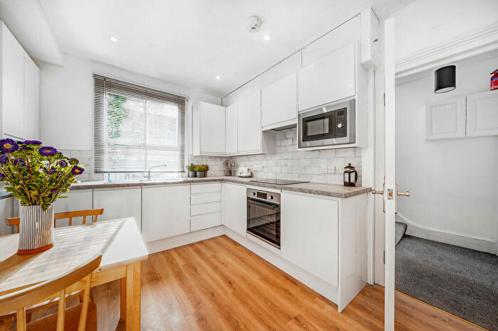 2 Bedroom Apartment To Rent In Oakden Street, London, SE11