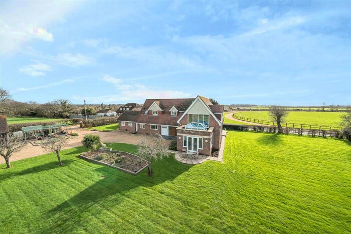 4 Bedroom Detached House For Sale In Occupation Lane, Titchfield, PO14