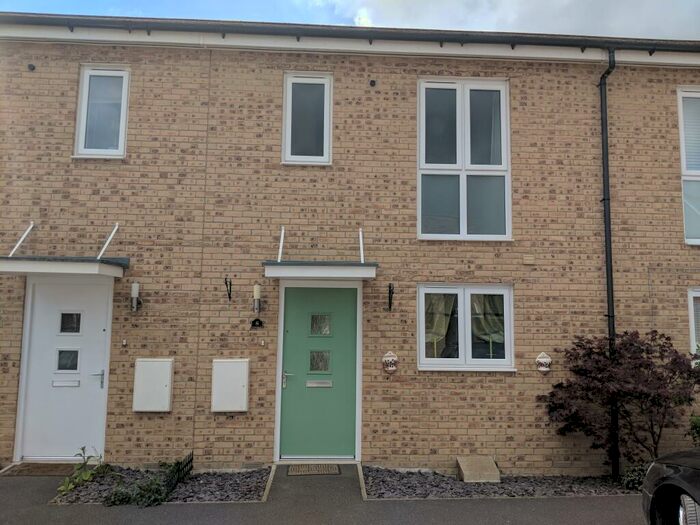2 Bedroom House To Rent In Winston Mews, Aylesbury, HP18