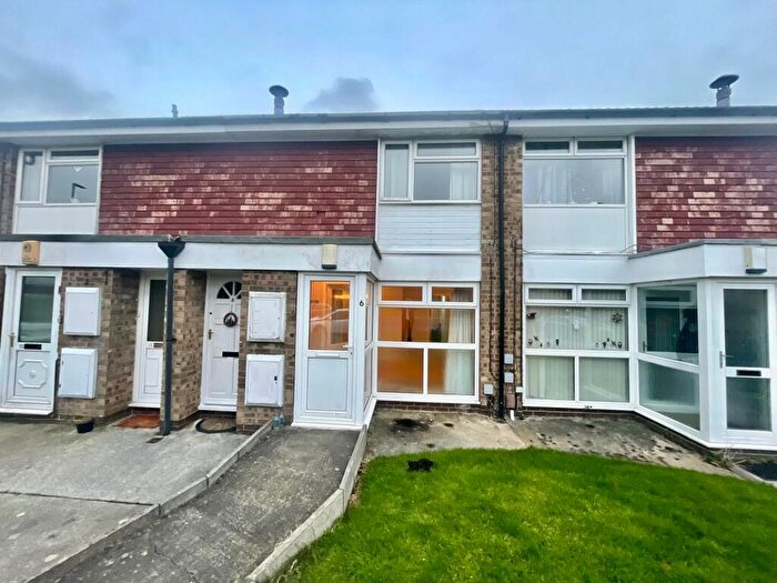 1 Bedroom Apartment To Rent In Turnberry Avenue, Alwoodley, LS17