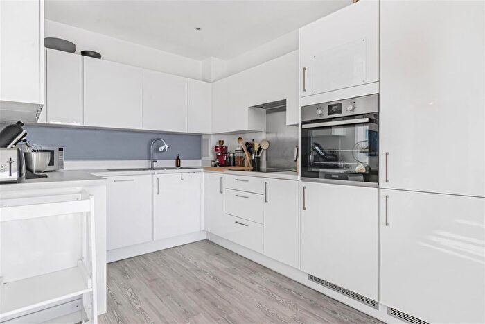 1 Bedroom Flat For Sale In Beames Road, London, NW10