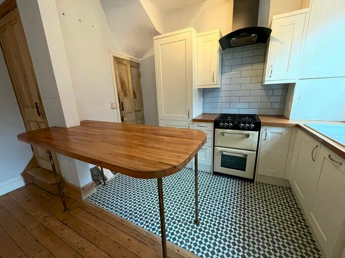 2 Bedroom Terraced House To Rent In Vicarage Place, Leeds, LS5