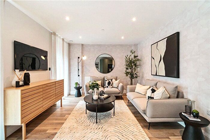 2 Bedroom Flat For Sale In Tweedy Road, Bromley, BR1