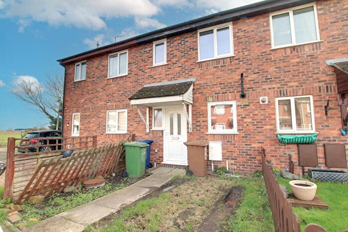 2 Bedroom Terraced House For Sale In Kingfisher Close, Chatteris, PE16