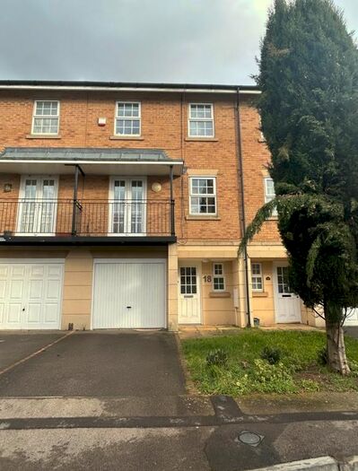 4 Bedroom Property To Rent In Johnson Court, Northampton, NN4