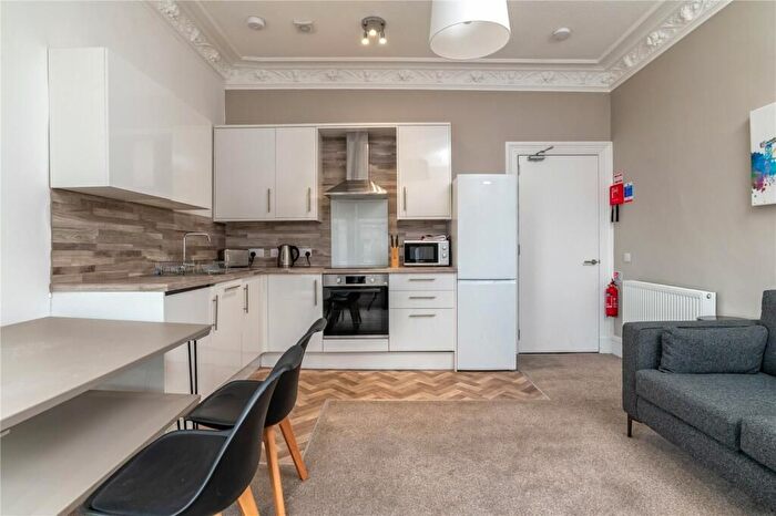 3 Bedroom Flat To Rent In Gowrie Street, West End, Dundee, DD2