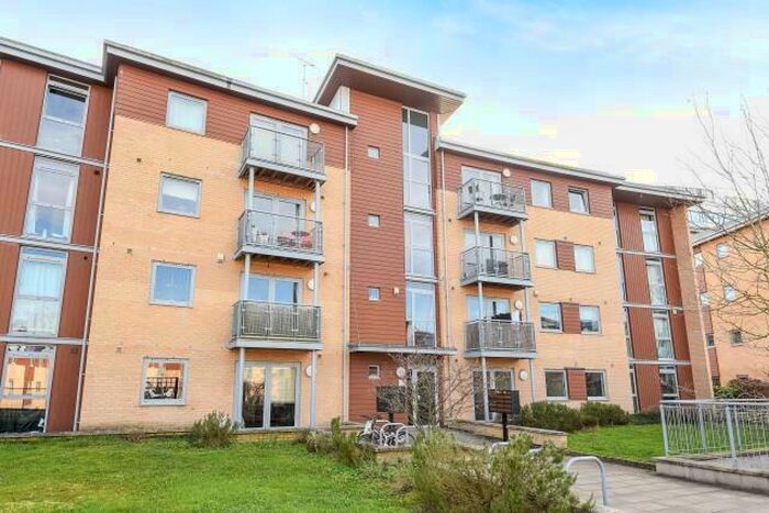 2 Bedroom Apartment To Rent In Kelvin Gate, Bracknell, RG12