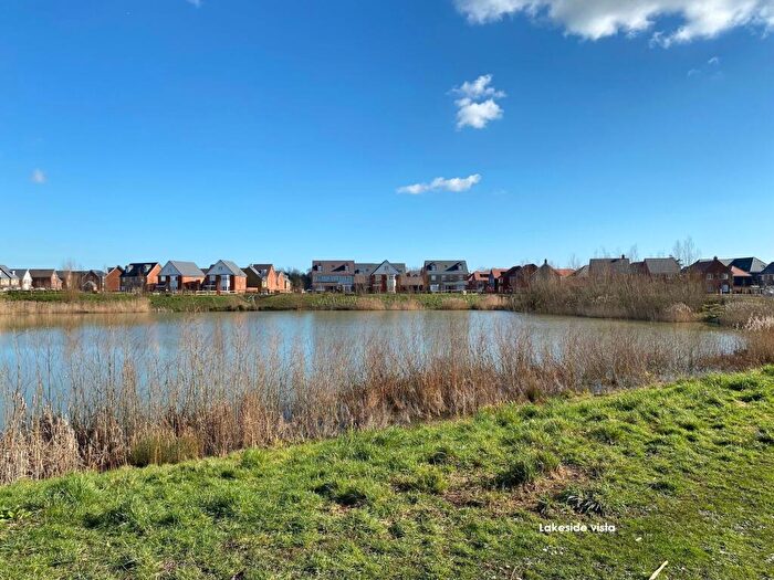 2 Bedroom Flat For Sale In Longacre House, Longacres Way, PO20