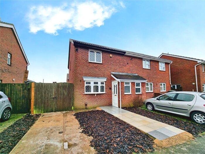 3 Bedroom Semi-Detached House To Rent In Shepperton Close, Chatham, Kent, ME5