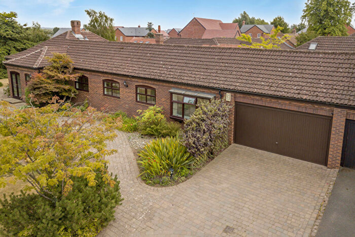 3 Bedroom Bungalow To Rent In Hill Farm Court, Edwalton, Nottingham, NG12