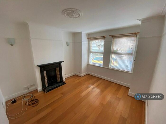 3 Bedroom End Of Terrace House To Rent In Howard Road, Bromley, BR1