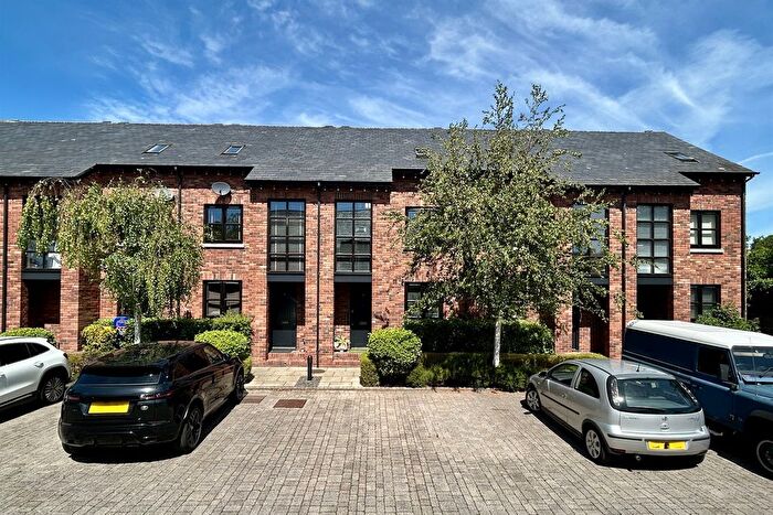 4 Bedroom Town House For Sale In Waterford Place, Heald Green, Cheadle, SK8