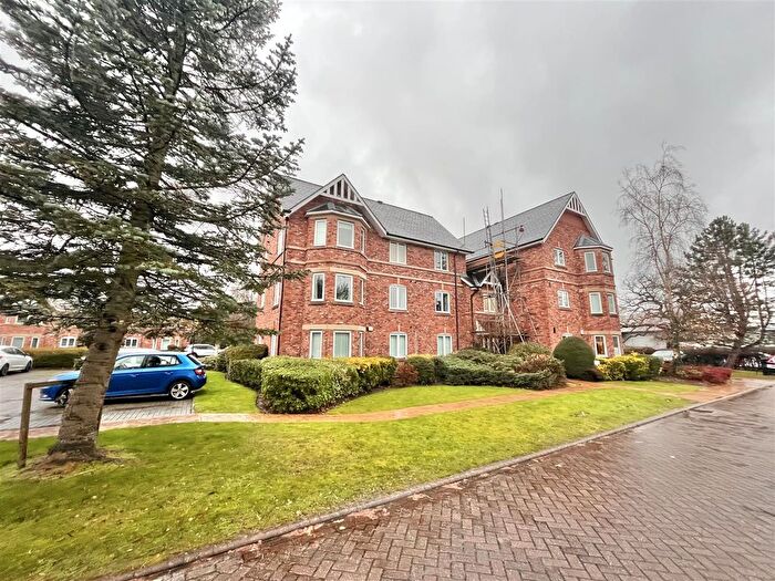 2 Bedroom Flat For Sale In Eton Drive, Cheadle, SK8