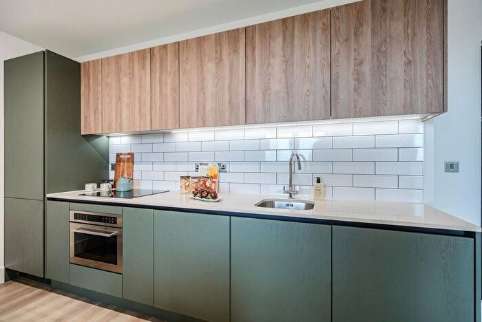 Studio To Rent In North Kensington Gate, North Kensington, London, NW10