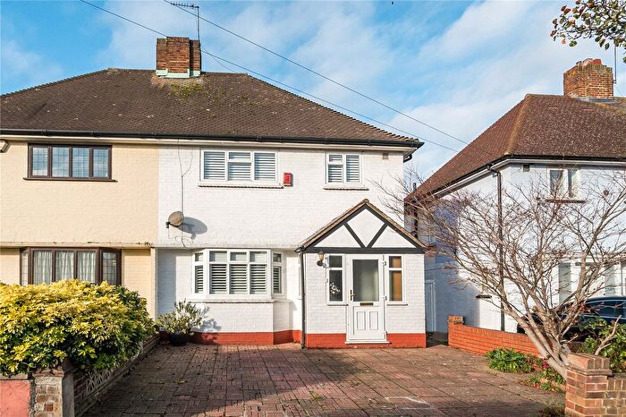3 Bedroom Semi Detached House For Sale In Farndale Avenue, Palmers Green, London, N13