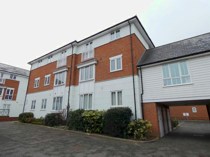 2 Bedroom Flat To Rent In Wicketts End, Whitstable, CT5