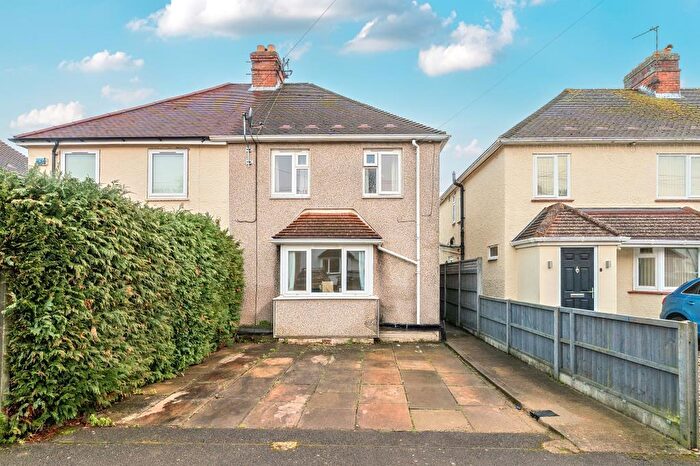 3 Bedroom Semi Detached House For Sale In Chestnut Avenue, Headington, OX3