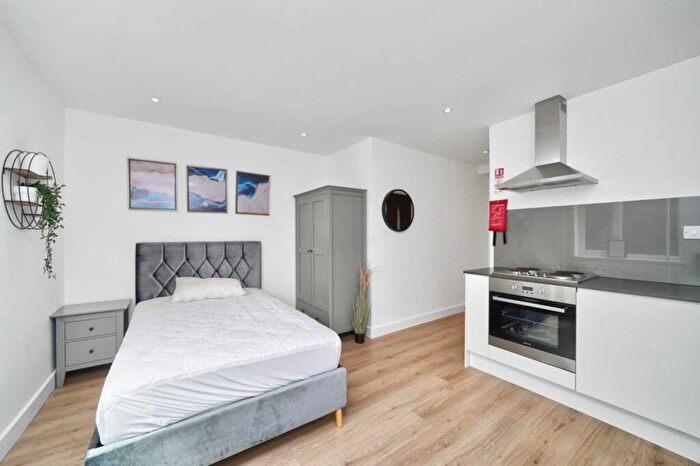 Studio To Rent In Headstone Road, Harrow, HA1