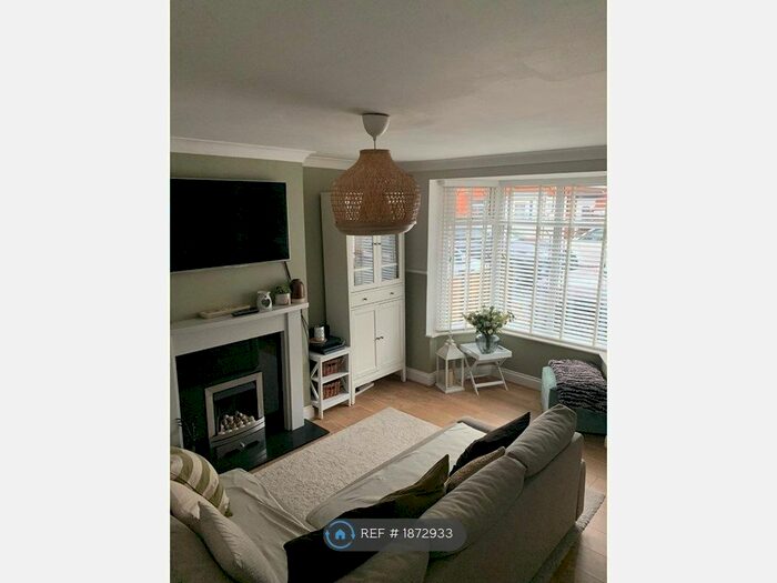 3 Bedroom End Of Terrace House To Rent In Merrions Close, Birmingham, B43