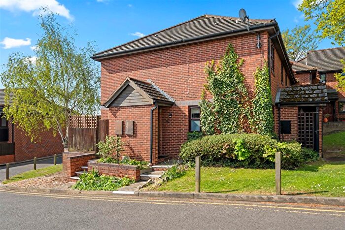 1 Bedroom End Terrace House For Sale In Cuthbert Gardens, London, SE25