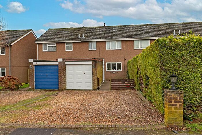 3 Bedroom Terraced House For Sale In Smallwood Close, Wheathampstead, AL4