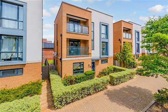 4 Bedroom Town House For Sale In Embleton Lane, Castle Hill, Kent, DA10