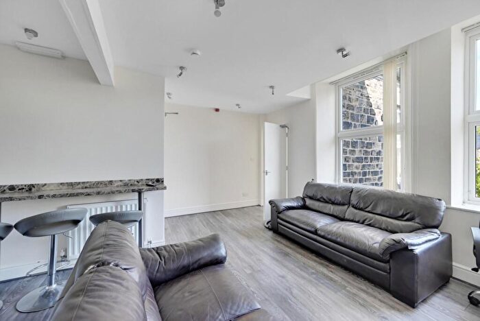 4 Bedroom Apartment To Rent In Broomhall Road, Sheffield, S10