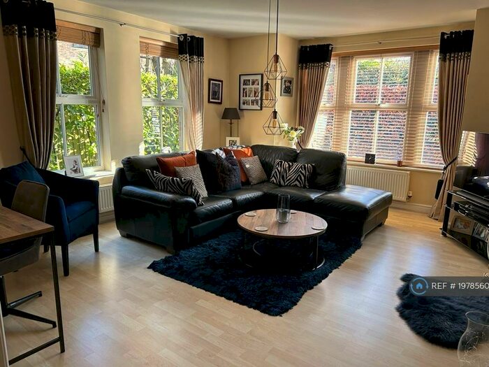 2 Bedroom Flat To Rent In Manor House, Alderley Edge, SK9