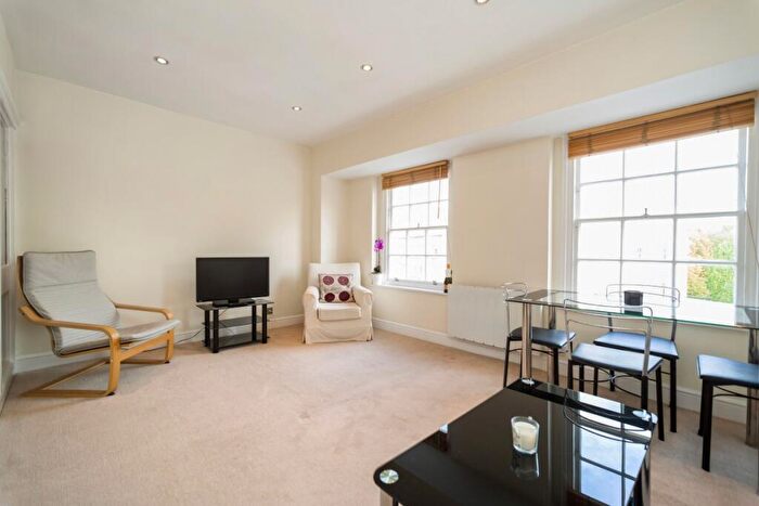 2 Bedroom Apartment To Rent In Park Road London, NW1