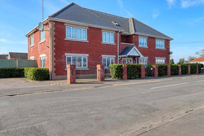 2 Bedroom Apartment For Sale In Sunnyside Mews, Holland On Sea, CO15