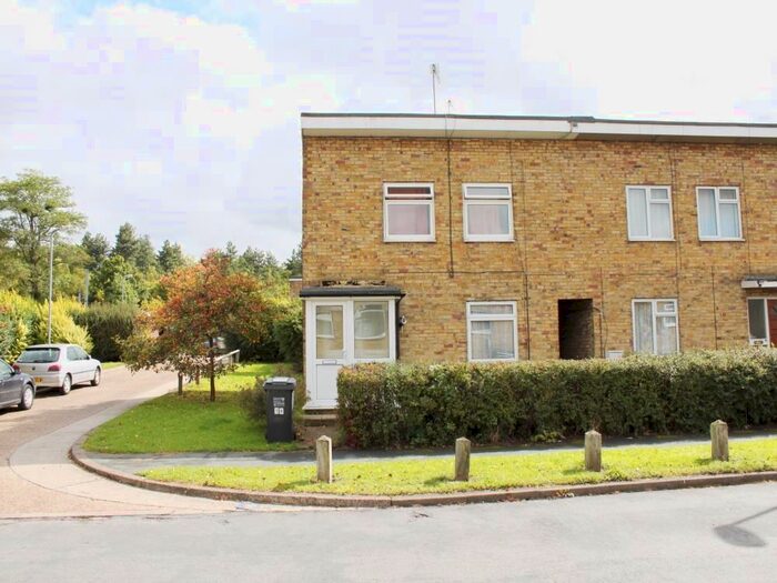 4 Bedroom End Of Terrace House To Rent In Honeysuckle Gardens, Hatfield, AL10