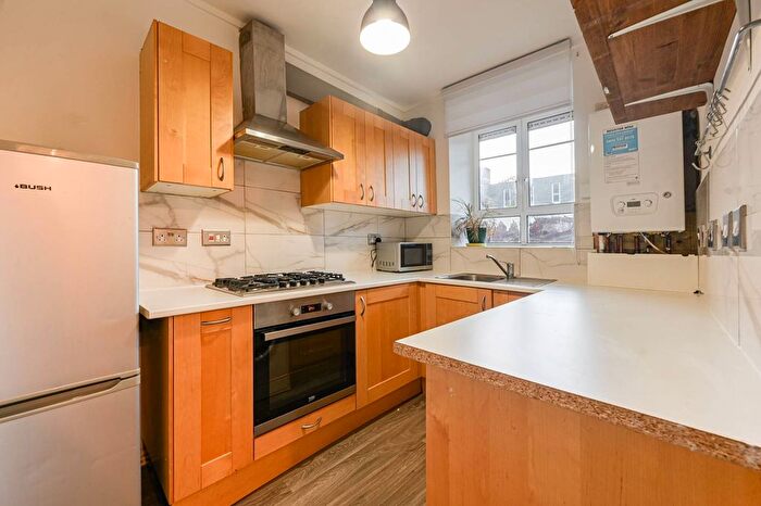 Studio To Rent In White City Estate, White City, London, W12