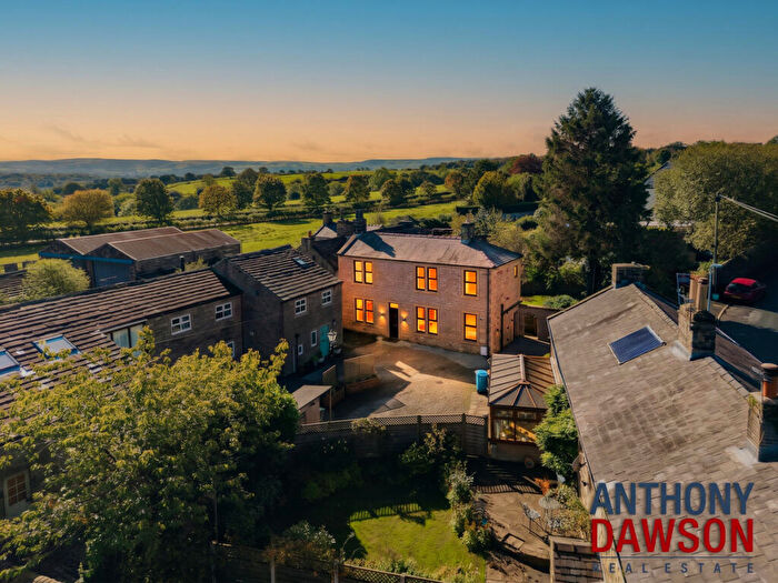 3 Bedroom Semi Detached House For Sale In Tunstill Fold, Burnley, BB12