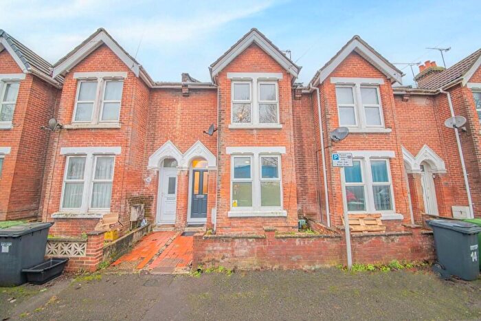 3 Bedroom Terraced House For Sale In Barton Road, Eastleigh, Bishopstoke, SO50