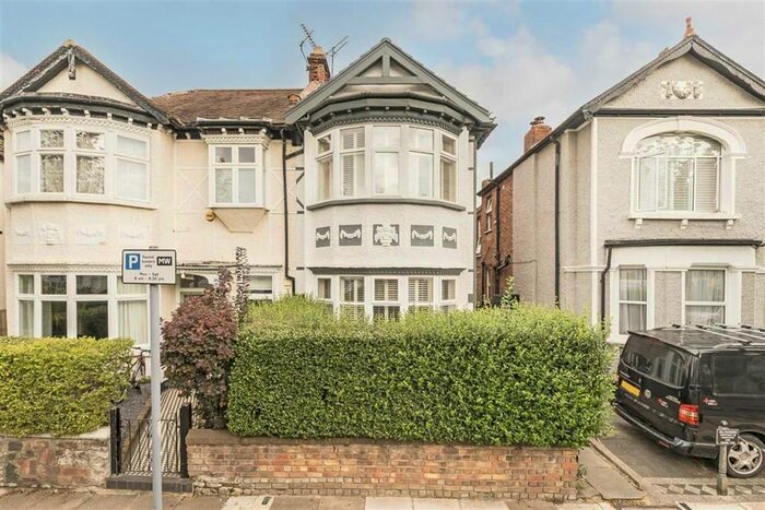 4 Bedroom Semi-Detached House To Rent In Melrose Avenue, London, NW2